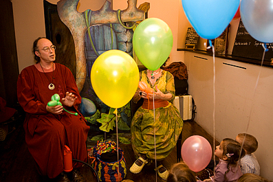 Conteur à domicile avec animation de ballons pour un anniversaire de 3ans.