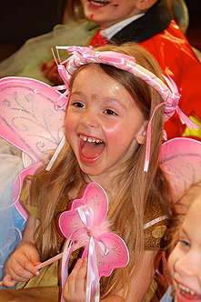 Animation anniversaire 4 ans fille Animation bal princesse anniversaire à  domicile spectacle enfant